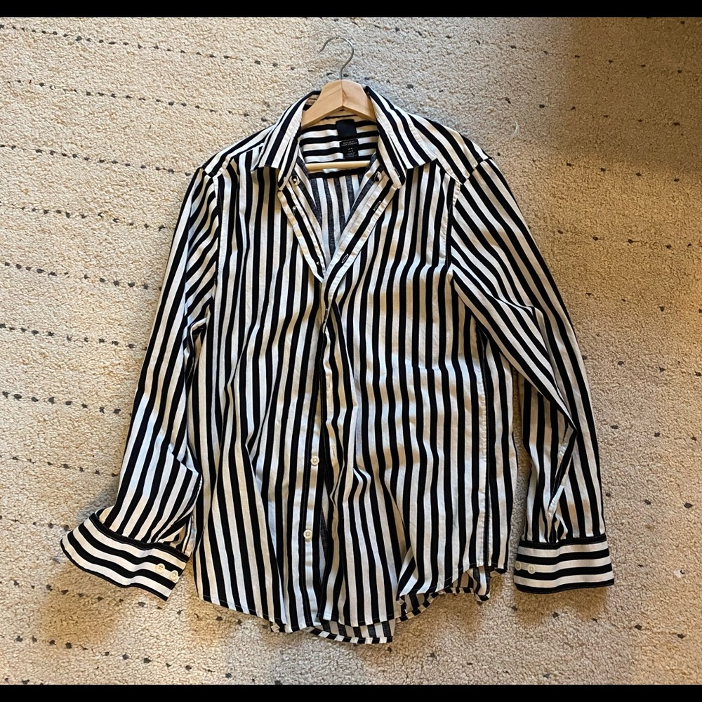 Black and white striped button down M